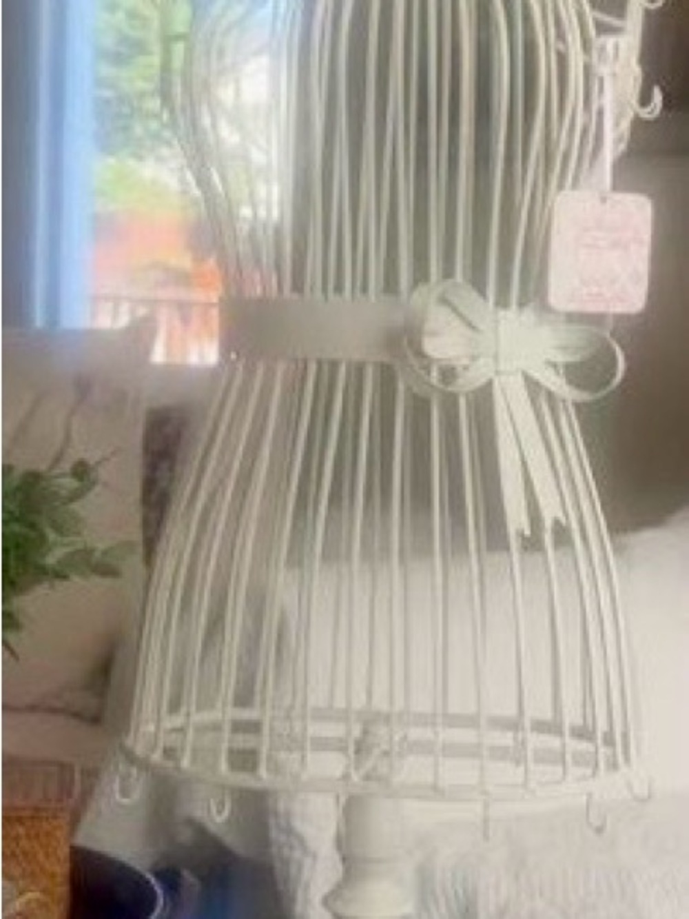 White Decorative Wire Dress Form Jewelry Stand